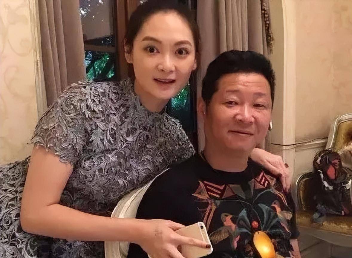 赵亮第二任妻子图片