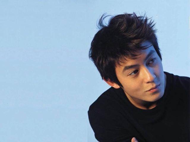 原创陈冠希当年有多受欢迎与众多女明星合照笑容眼神暴露一切