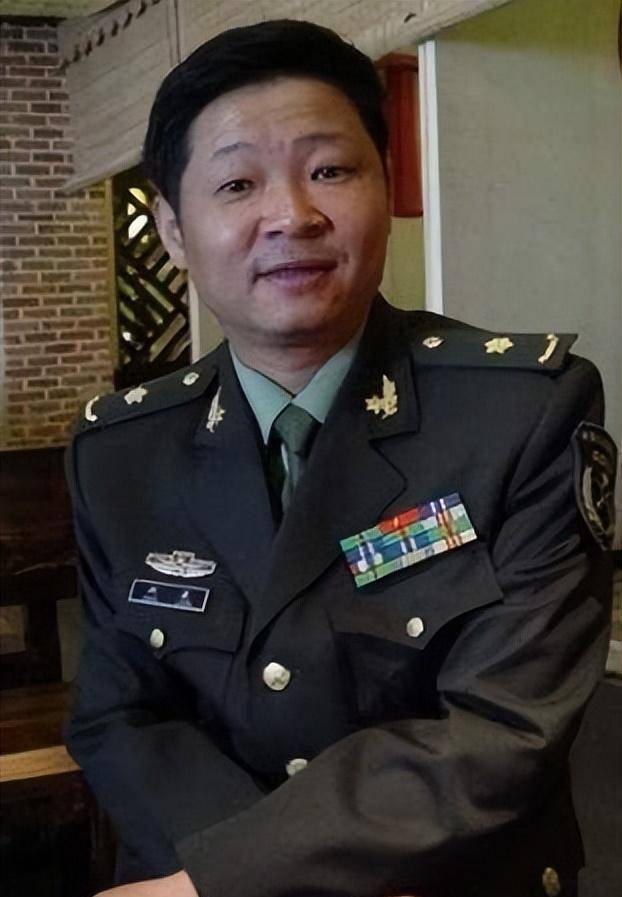 近况,娶小15岁名模当娇妻,如今隐居山林养鸡身家过亿_赵亮_村民_四川