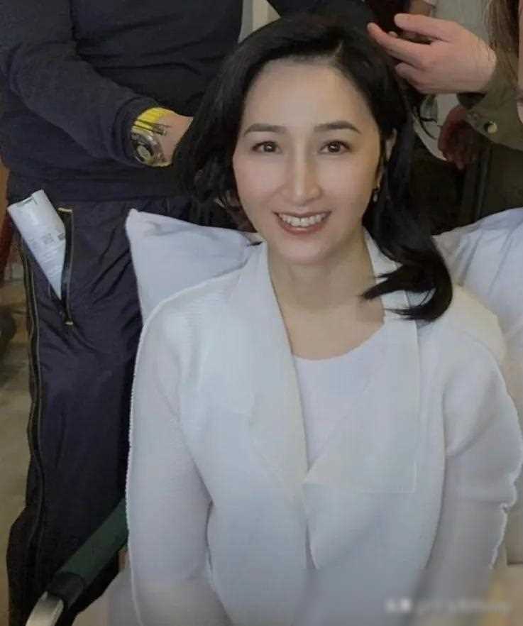 关咏荷复出拍广告，张家辉夫妇资产变动引热议-关咏荷张家辉近况