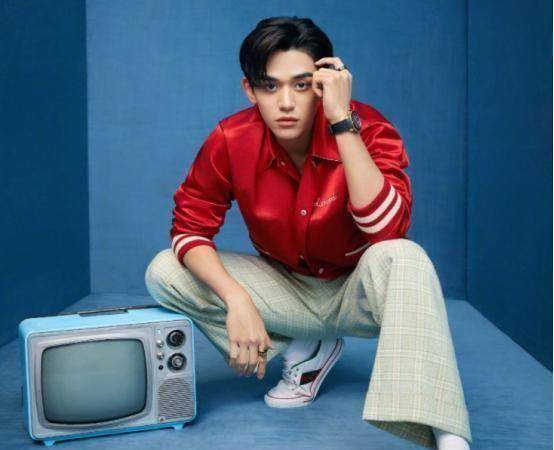 黄旭熙被爆与粉丝恋爱?交往期间全是花的女方钱,被锤是软饭男