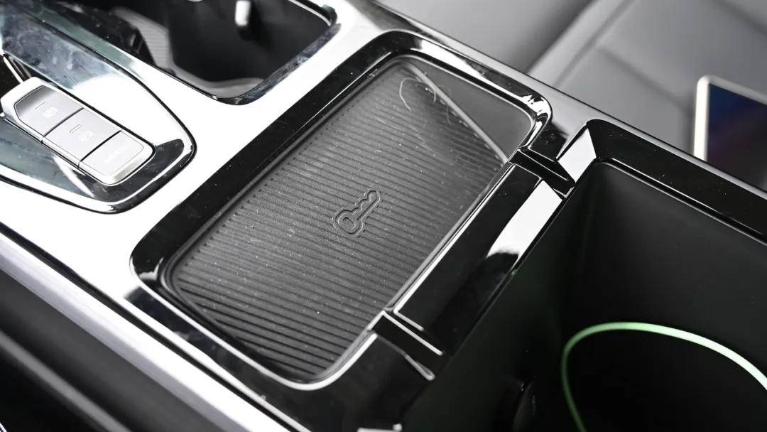 10万出头的纯电b级车,表现行吗?