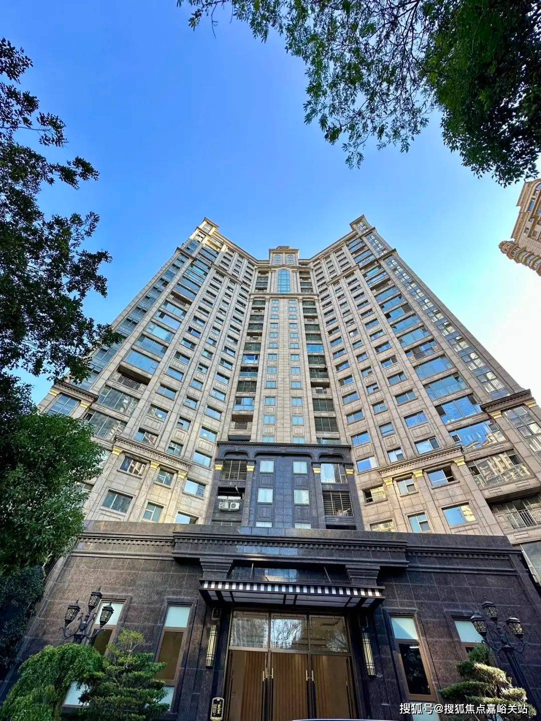 ▼上海尚海湾豪庭售楼处电话:400-833-6309上海尚海湾豪庭售楼处电话