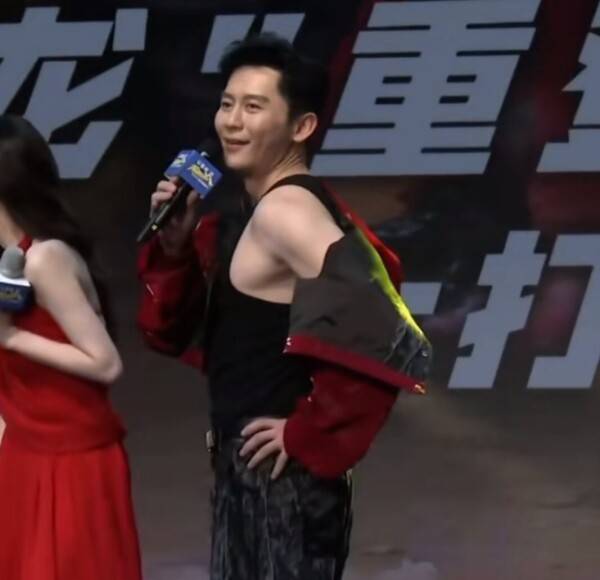 《奔跑吧》发布会:白鹿穿红裙露美背,宋雨琦金发撩人_李晨_节目_郑恺
