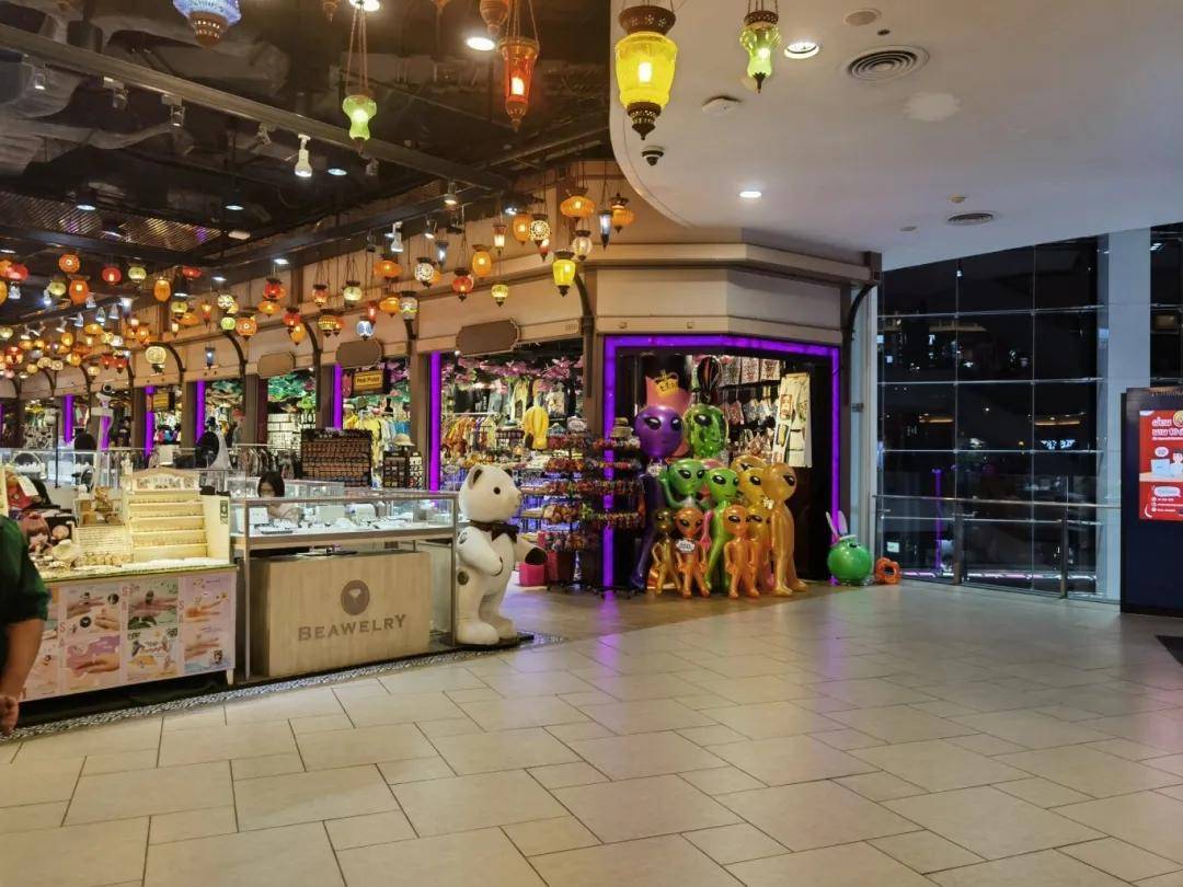 asok站350米,背靠21航站楼,曼谷muniq sukhumvit 23,尾盘清仓