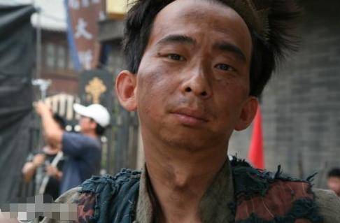 黄渤还丑,却用24年逆袭成亿万导演,娶娇妻成人生赢家_郭靖宇_电视剧