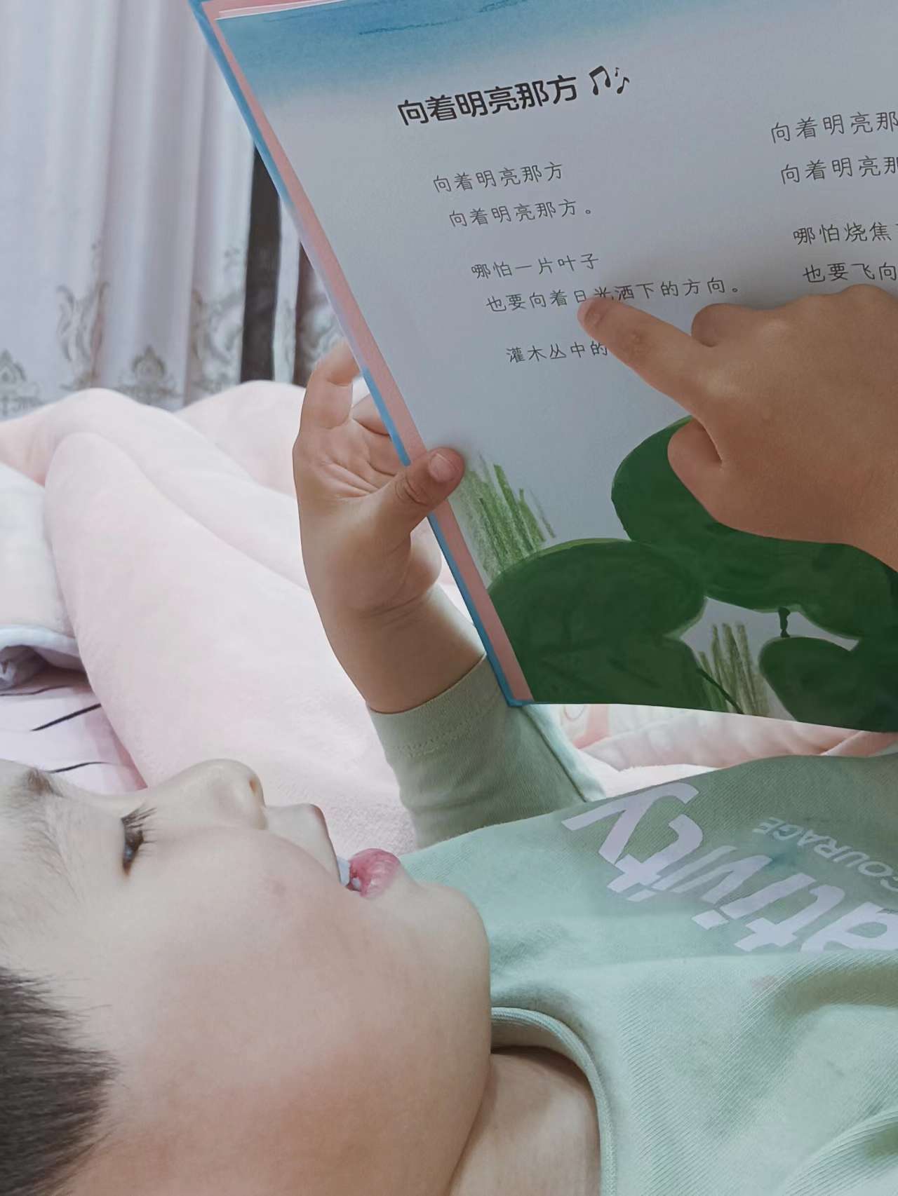 小童谣蕴含大道理——《金子美玲纯美童诗双语绘本》!