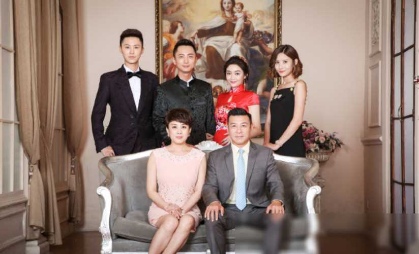 她演技佳,颜值高,剧中常饰妈妈角色,戏外与小丈夫无子_赵倩_观众们