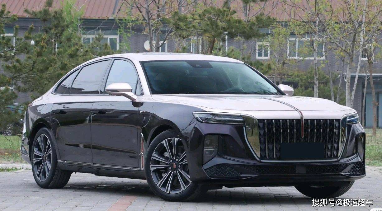 红旗h9"双色版"高级轿车,国车新典范,品鉴尊贵之旅