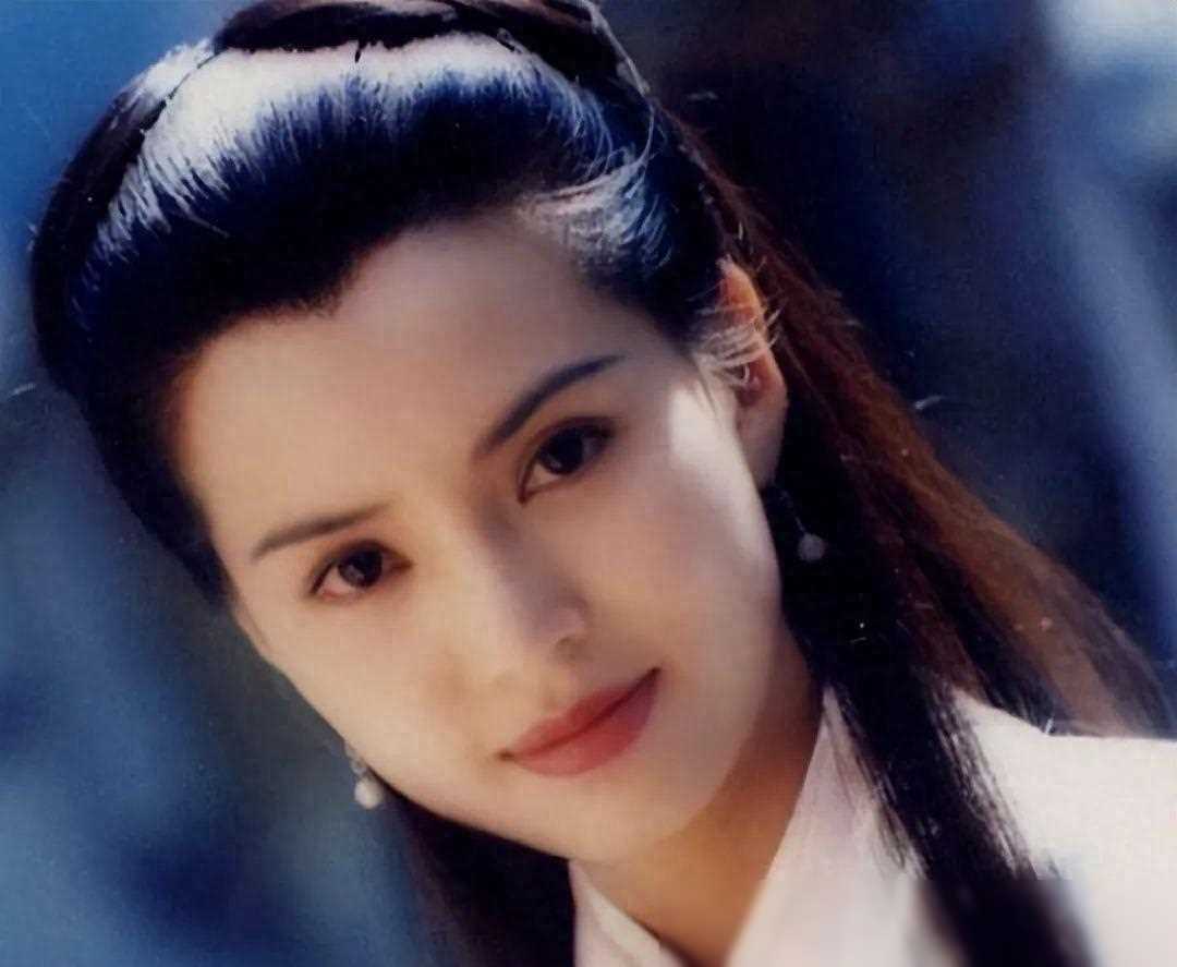 美貌小龙女十年同居还债后遭弃,岁仍单身,引人唏嘘_李若彤_经历_爱情