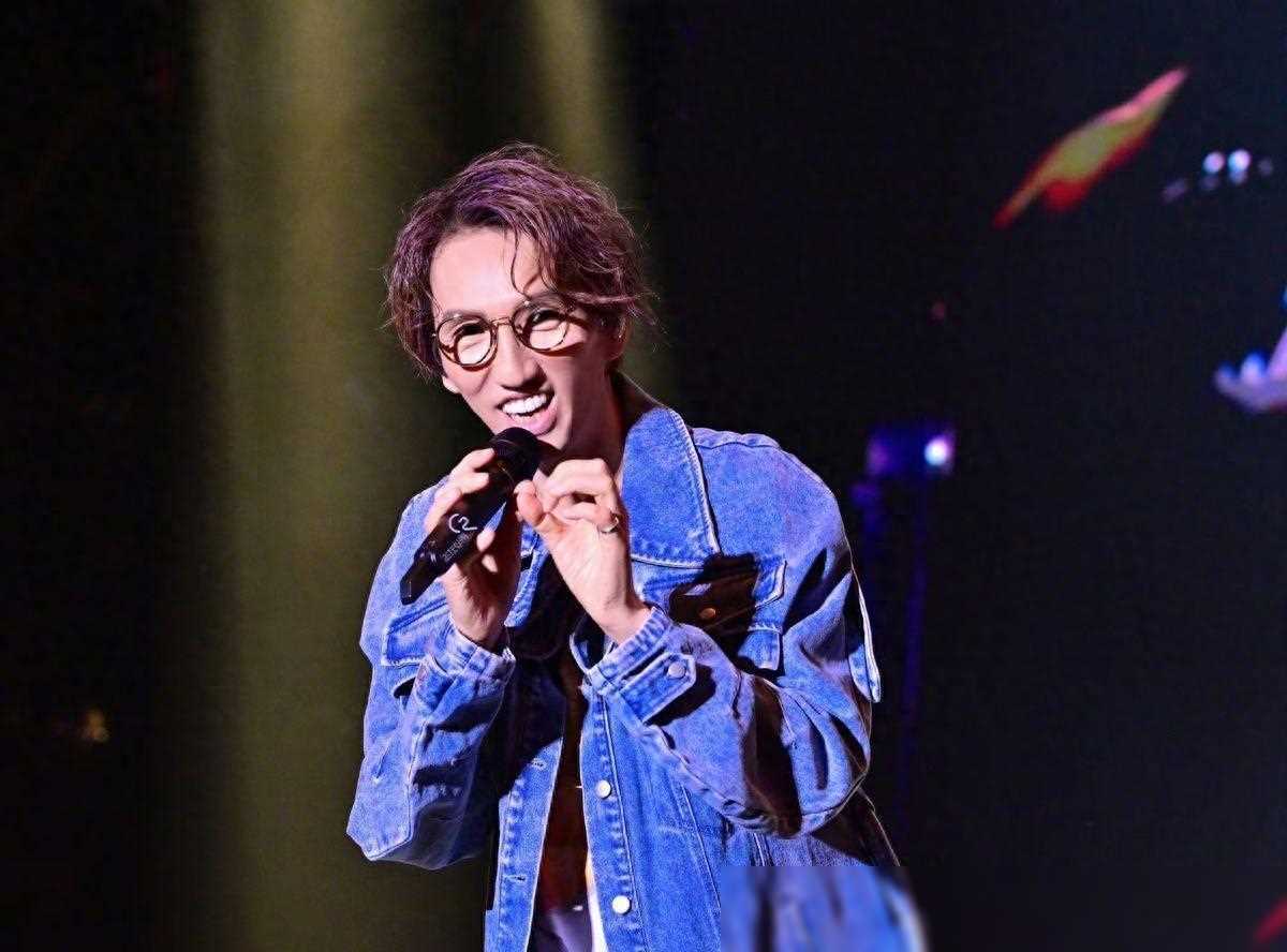 袁咏仪张智霖深圳演唱会甜蜜互动,结婚年依旧恩爱有加_林志炫_故事