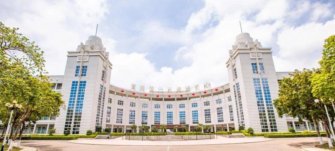 高中部开放日现场回顾深圳市宝安第一外国语学校集团以下视频来源于