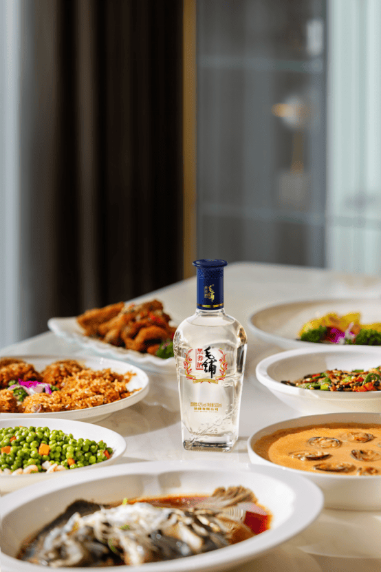 毛铺黑荞酒之所以不易上头,对身体负担小,是因为这款酒含有苦荞麦