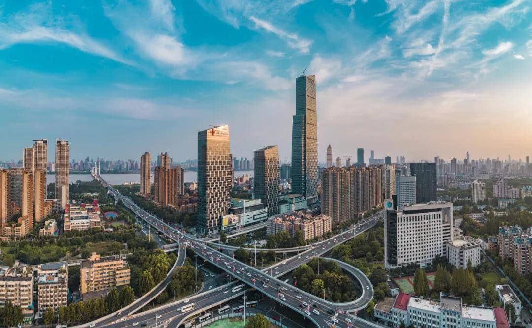 《长江日报》头版头条报道江岸_企业_武汉_城市