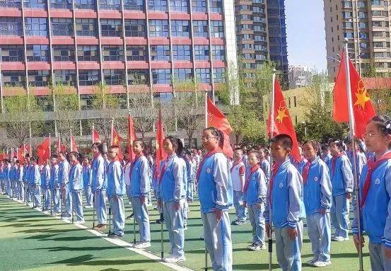 忻州市长征小学隆重举行"全民国家安全教育日"主题升旗仪式