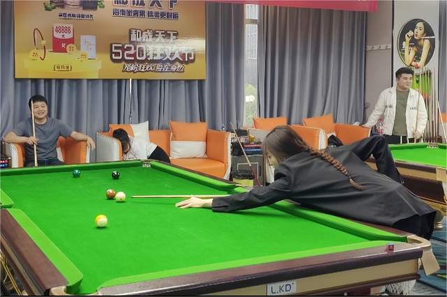 冠思途携手运动吧时尚台球俱乐部举办中式九球追分邀请赛!