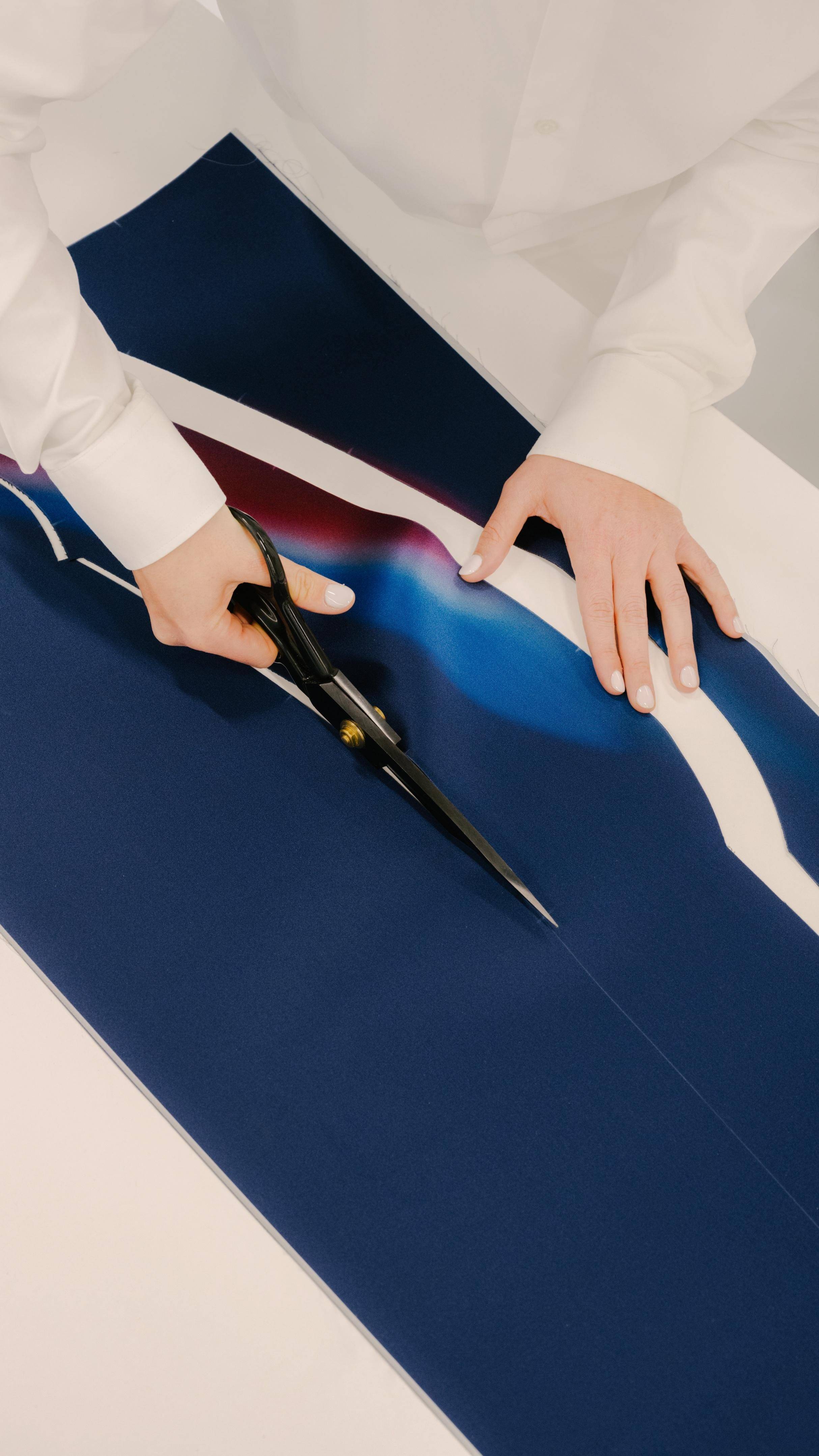 奥运会倒计时,berluti公布为法国队设计的开幕式队服,展现时尚与浪漫