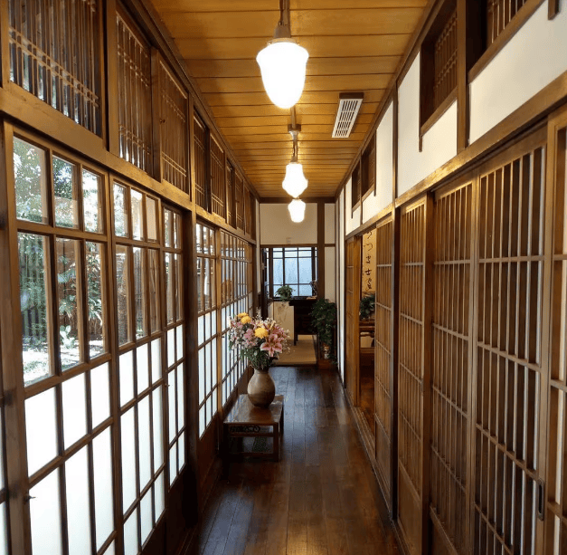 汤雅琁受邀为「于右任纪念馆」「青田书院」「书画光年」治三方鎭馆之