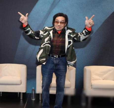 岁再夺影坛殊荣,广西小个子港星为何备受尊敬_关维鹏_挑战_故事