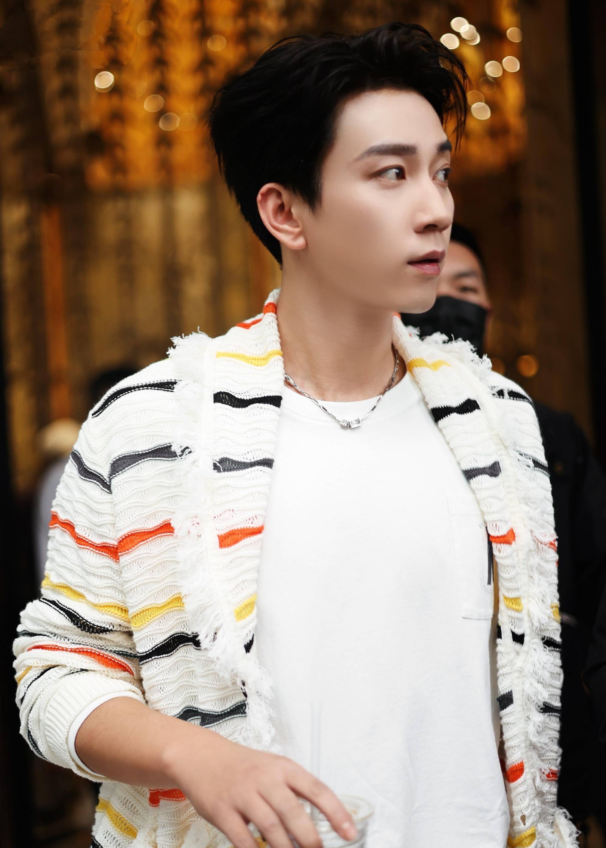 《桃花坞4》最新路透,新老坞民齐聚福建,王星越化身"放牛娃"