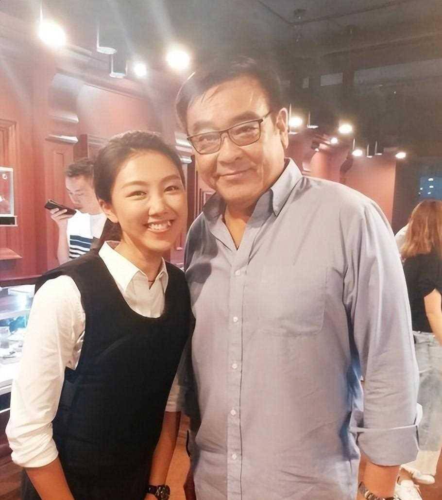 尔冬升与女友的女儿诞生后,为他的生命注入了新的动力和涵义.