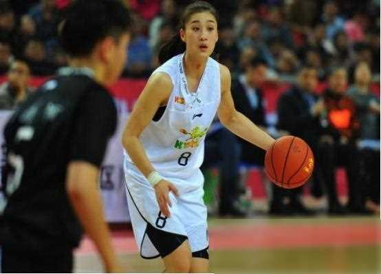 盘点篮坛美女球员:王思雨,张茹等,长腿纤细白皙,身材火辣!