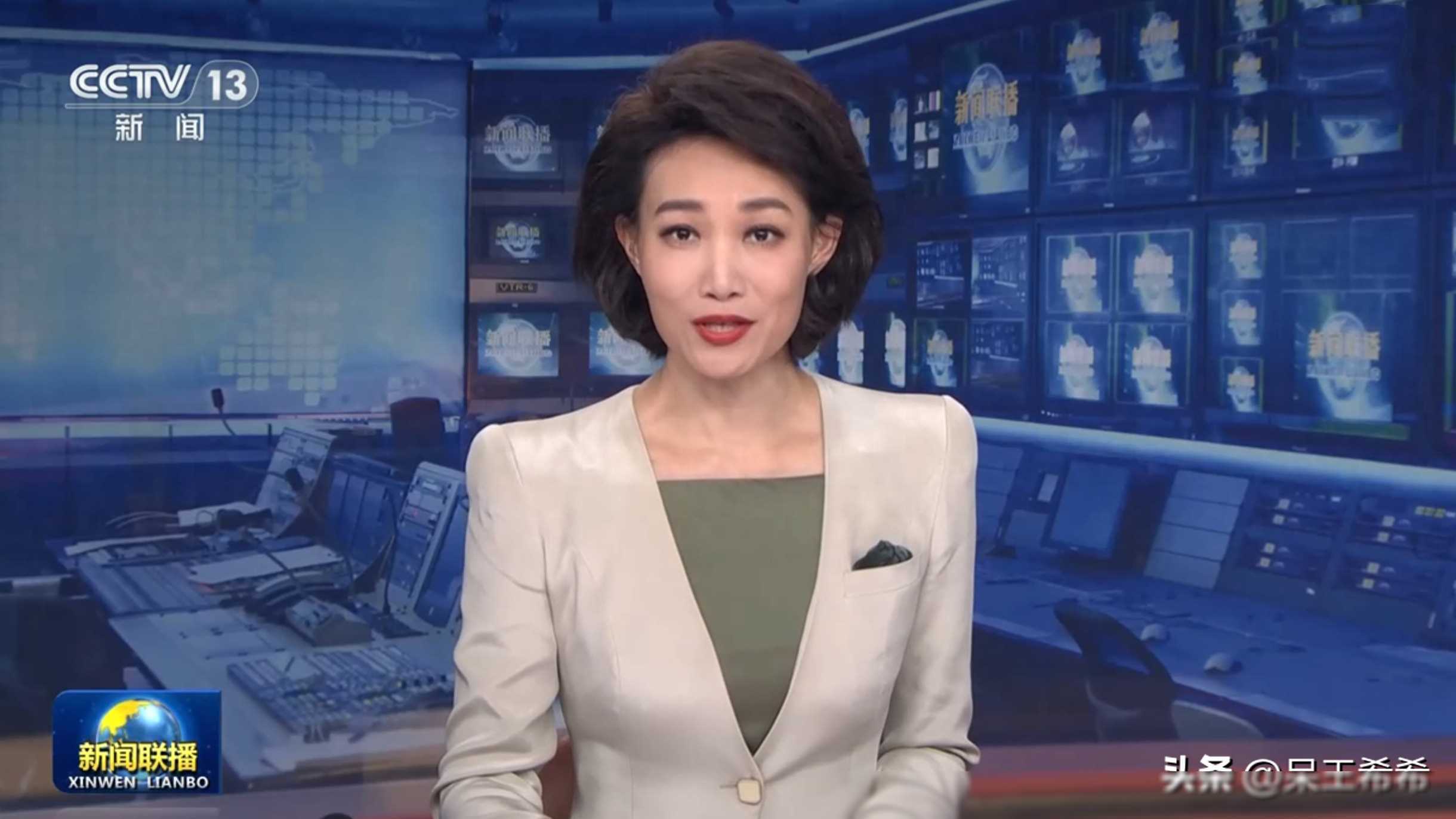 李梓萌作为《新闻联播》的一线主播,她的影响力可谓是相当大.