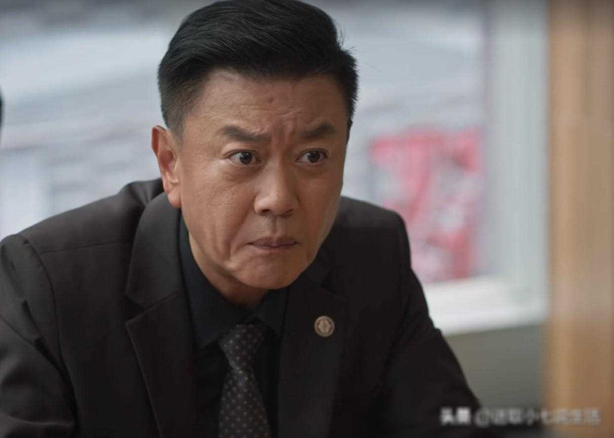 城中之城:万扳不倒赵辉,李行小动作惹争议,苏命运堪忧