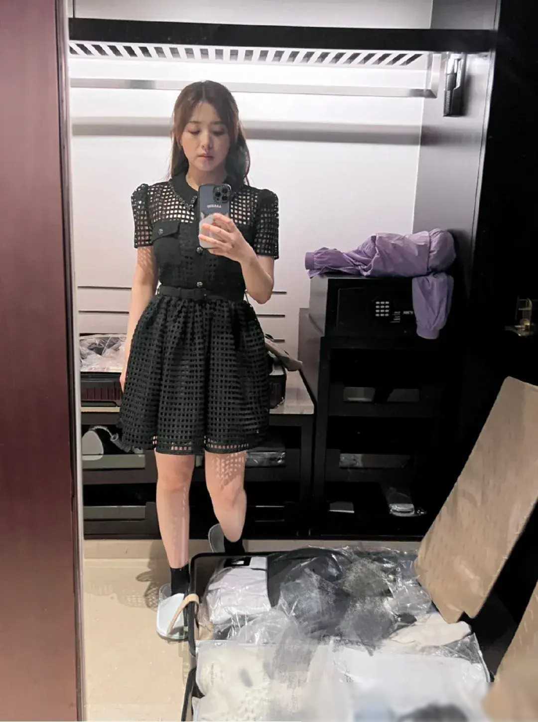 张含韵豪宅私生活被指混乱,然而清新外衣下的一丝俗气引人关注