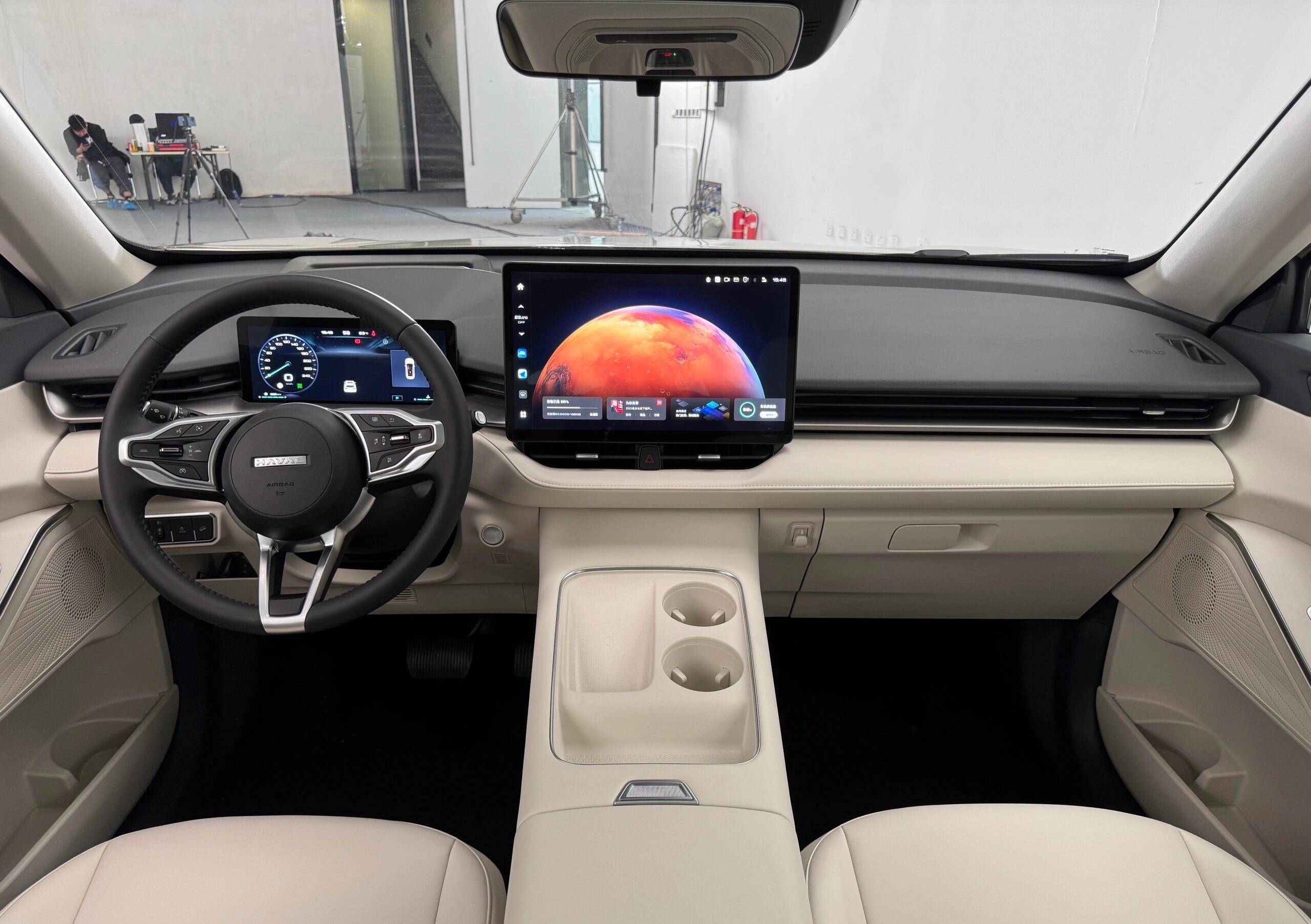 第四代哈弗h6实车现身,尺寸加长 电子怀挡,配2.0t 9dct