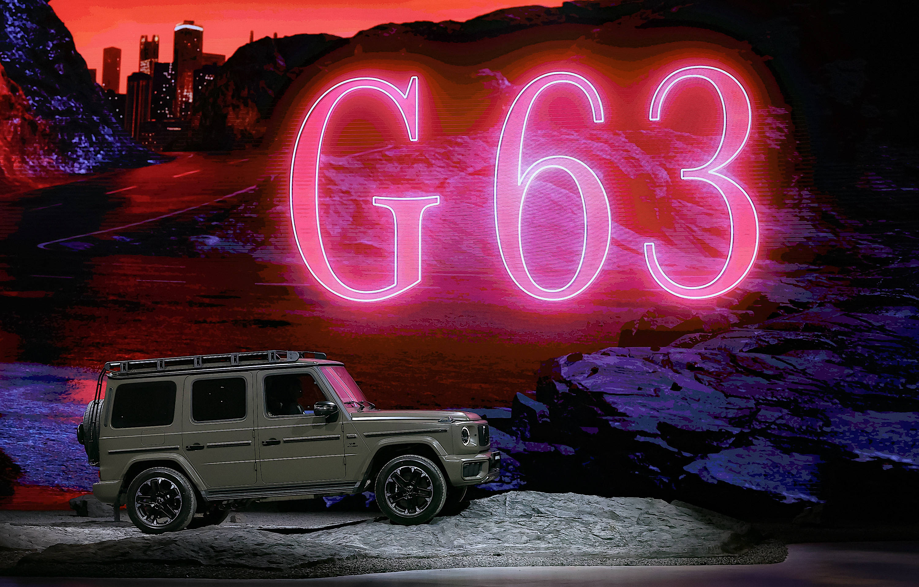 全球第一款豪华纯电硬派越野车来了,带电的奔驰大g又上新高度