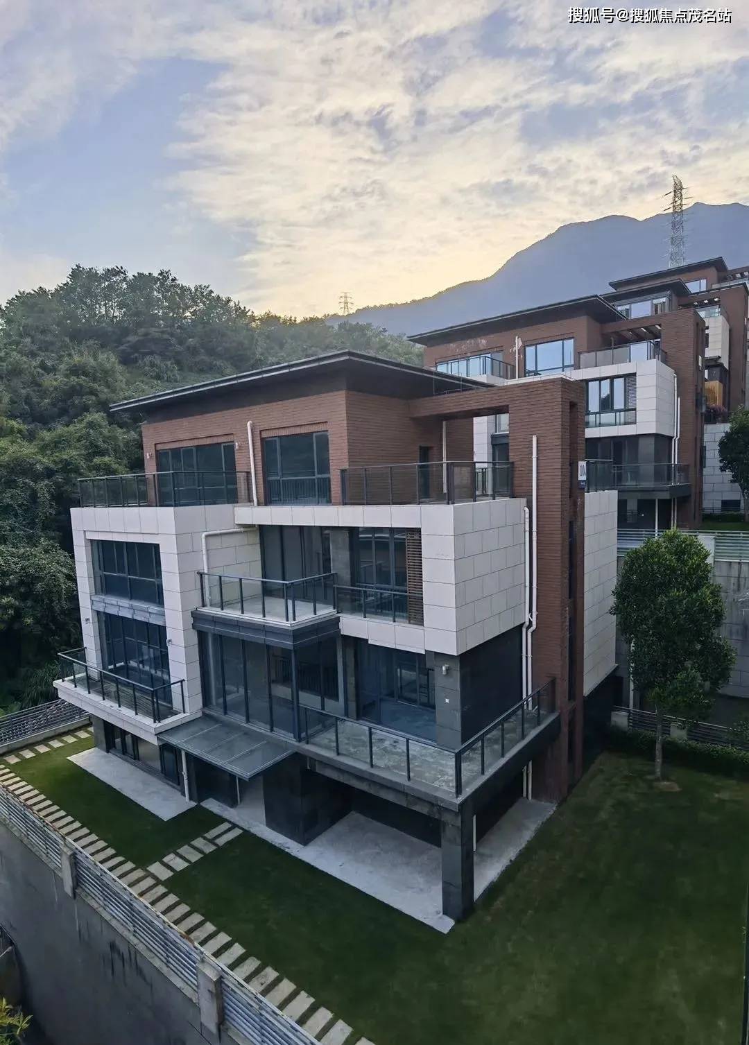 半山半海别墅价格!