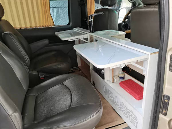 低调不起眼,东风风行菱智m5改装床车旅行,diy实用露营车自驾游