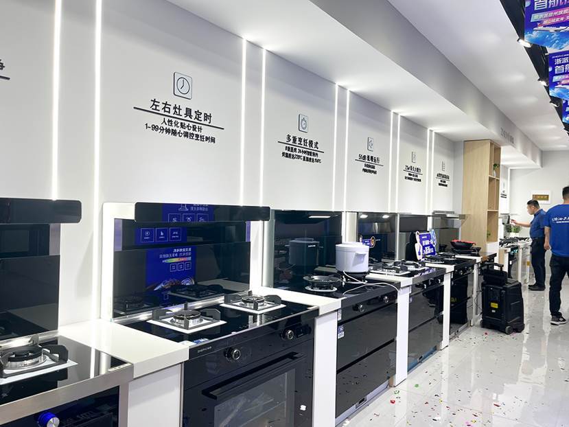 浙派集成灶冠名飞机首航,品牌战略升空开启新篇章