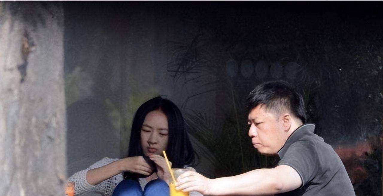 同班同学文章,白百何,唐嫣,杨烁等一个个都红了,她依旧是无戏可拍的