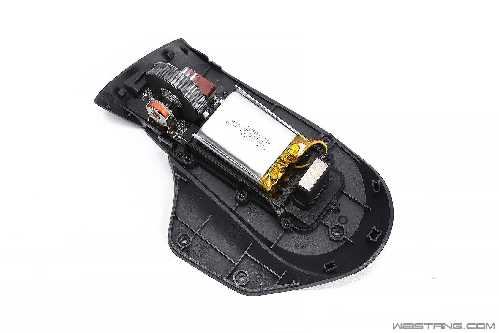 的两个usb适配器可以在两个win平台设备上使用m 跨设备技术,类似罗技