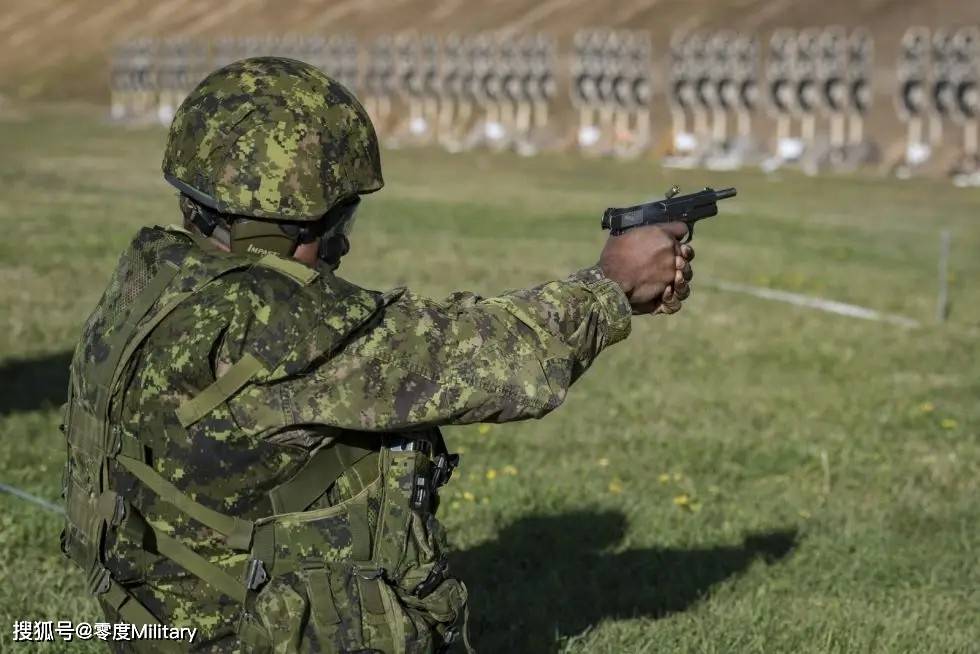 加拿大军队二战时期的勃朗宁手枪终于要退役了:服役至今已有80年