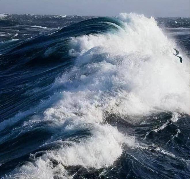 丹麦海峡海底特大瀑布图片