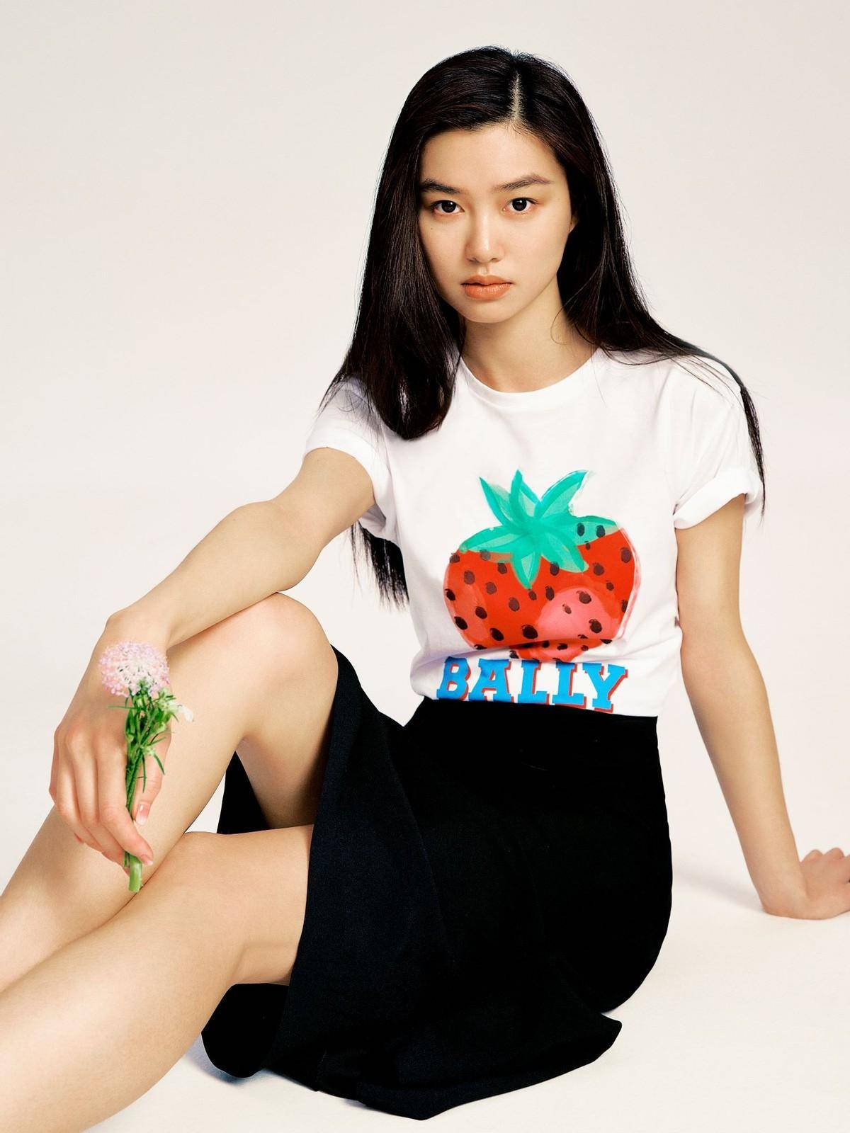 BALLY 携手全球品牌代言人王源演绎广告大片“心动候场”-王源代言过百事可乐吗