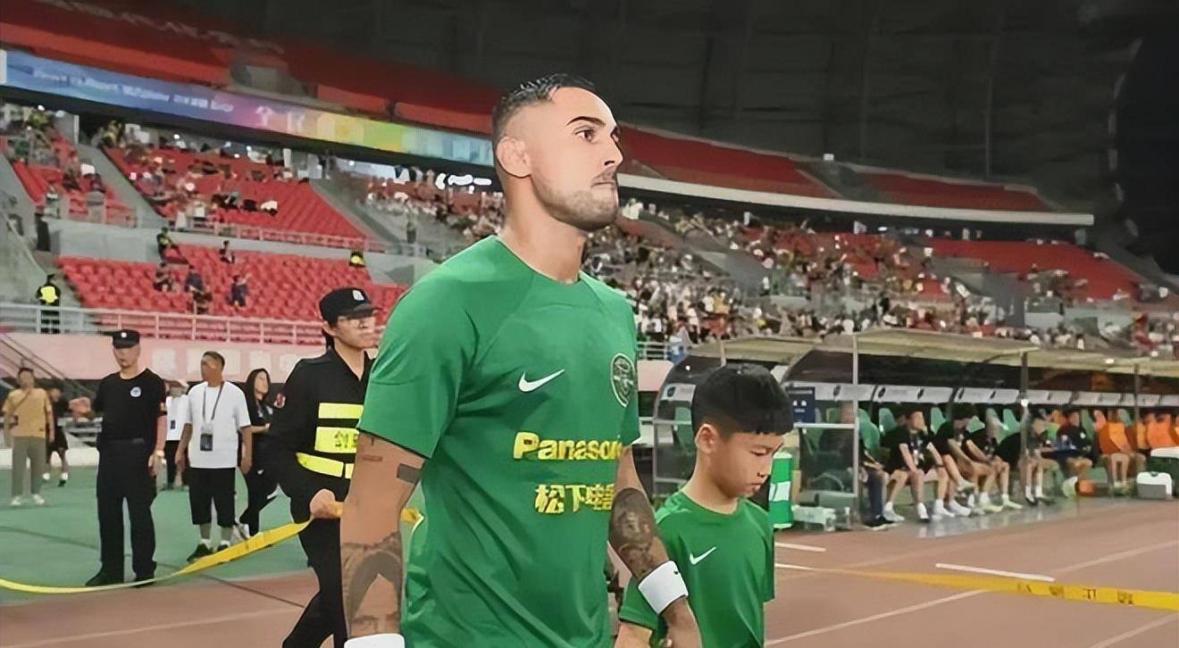 如果说张稀哲是中超德布劳内 那么张玉宁就是中国的哈兰德