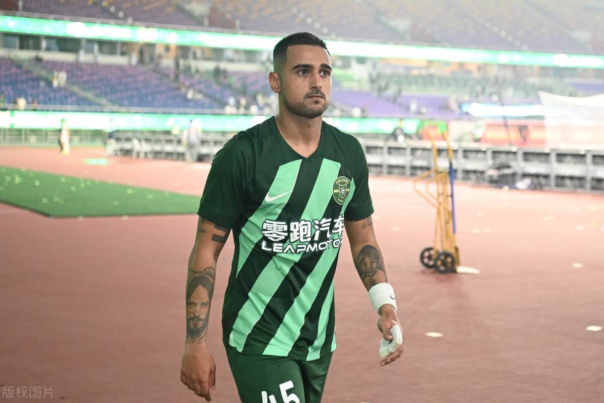 尘埃落定!马宁本轮吹罚国安点球犯规是不是误判,终于有权威结论