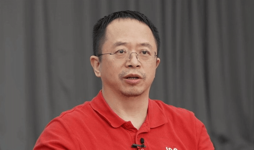 起拍价600，周鸿祎拍卖迈巴赫600