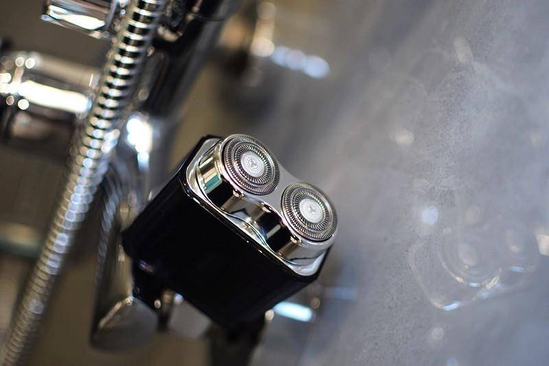 德国精工刀网 智能动态显示 DOCO未来感透明便携电动剃须刀