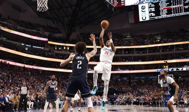 快船后卫曼:防守坚决,进攻仍待更果断?