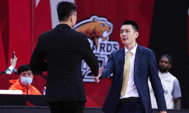 心理战升级!朱芳雨放烟雾弹,广东宏远冲击辽宁男篮