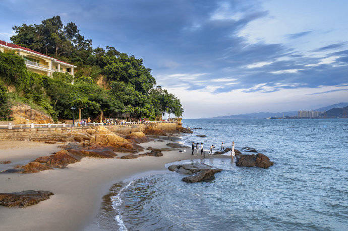 一家三口去厦门旅游需要多少钱?