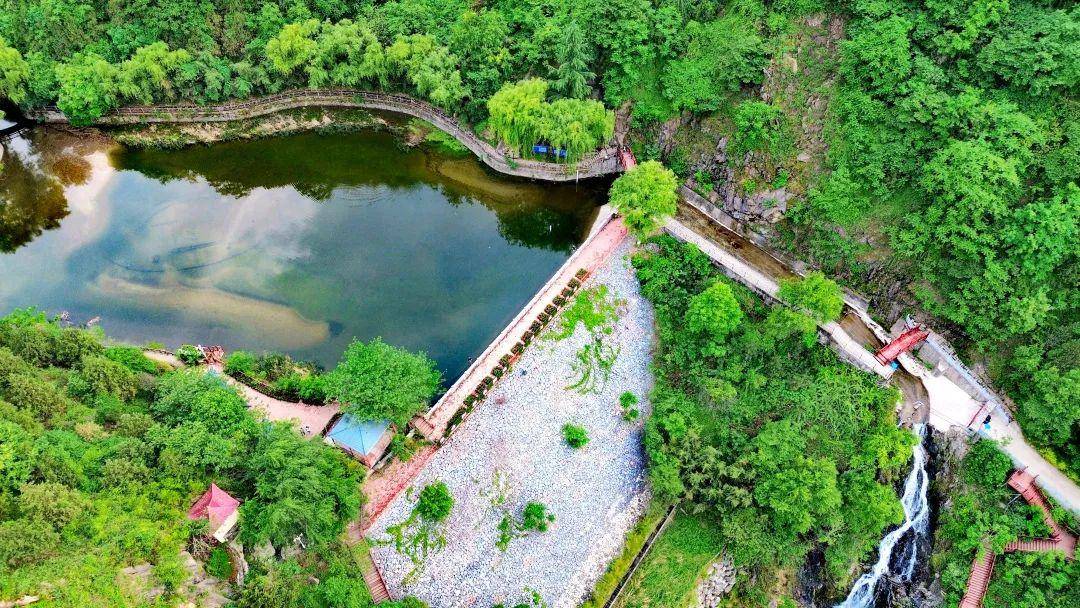 西安金龙峡享受休闲十足的秦岭山水游,风景虽不出众却相当亲民