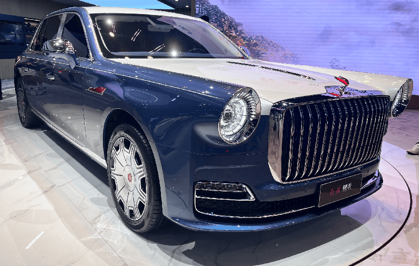 车展实拍红旗国礼,车长近6米,搭4.0t v8,设计细节亮点多