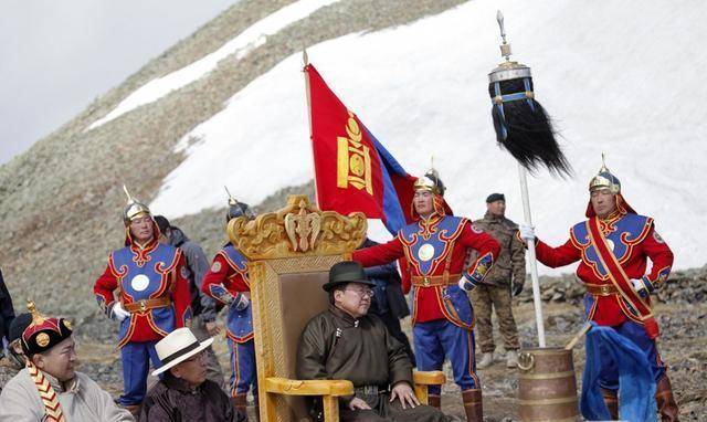 此国海军有一个特点:全体官兵从未见过大海,仅1人会游泳