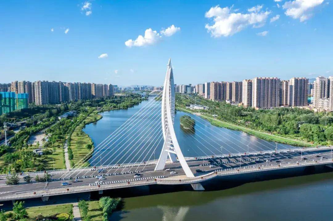 【太原楼评】城势向南|载誉归来拔乎其萃——建投诗意